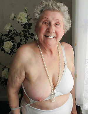 old horny woman porn pictures