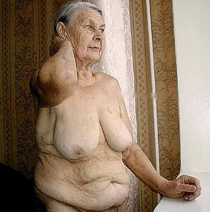 Old old naked granny
