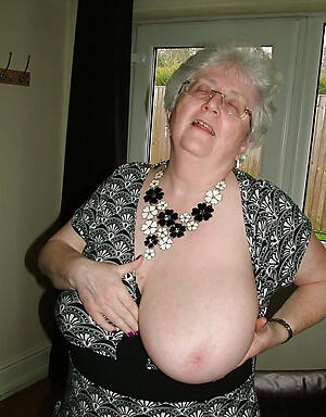 hot busty granny amateur pics