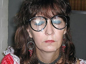 free pics of defoliated older women glasses