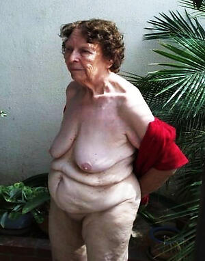 beautiful grandmother love posing nude