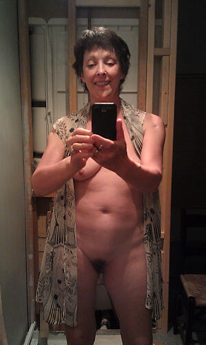 amateur aged granny posing nude