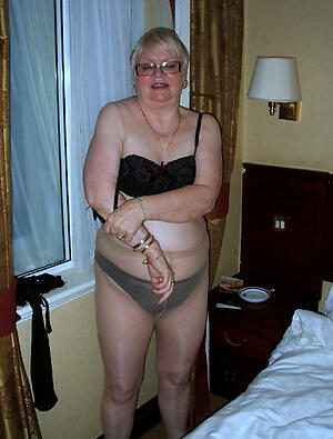 morose mature wife pantyhose amateur pics