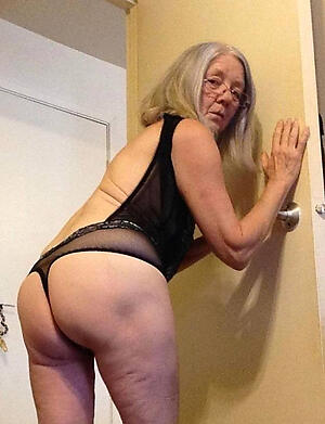 senior moms ass posing uncover
