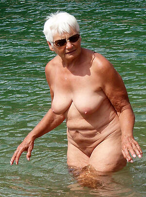 real nude granny seashore hot pics