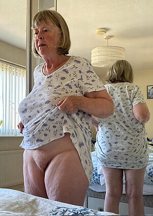 Amateur Granny Porn - Amateur Granny Nude Pics, Granny Porn Photos
