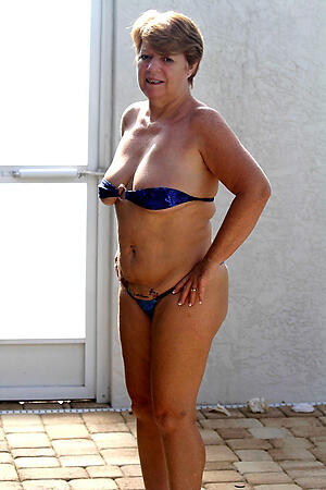 amateur grannies in bikinis posing meagre