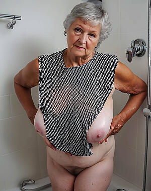 xxx pictures be required of naked lass granny