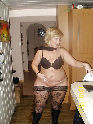 sexy naked curvy granny homemade picture