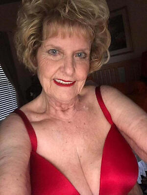 porn sexy older women selfshots