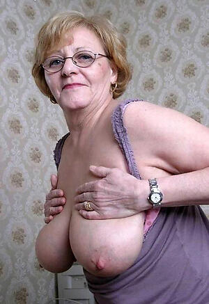 busty older ladies exalt posing nude