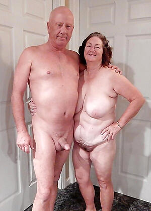 photoshooting with sexy older naked couples