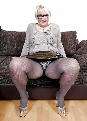 pic with nude older woman in pantyhose
