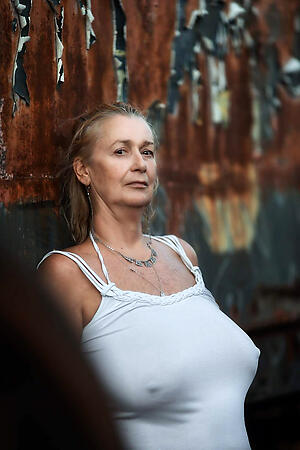 hot beautiful older women nude porn pics