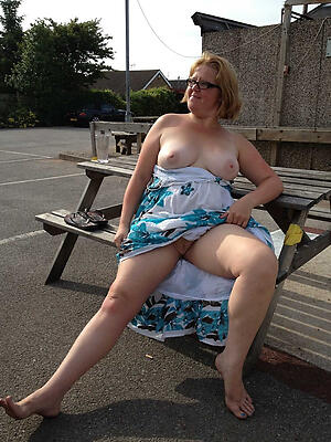 pic approximately older women glum stark naked paws