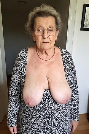 amateur elder women with saggy tits porn
