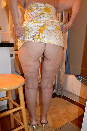 crude grannies big butt porn pics