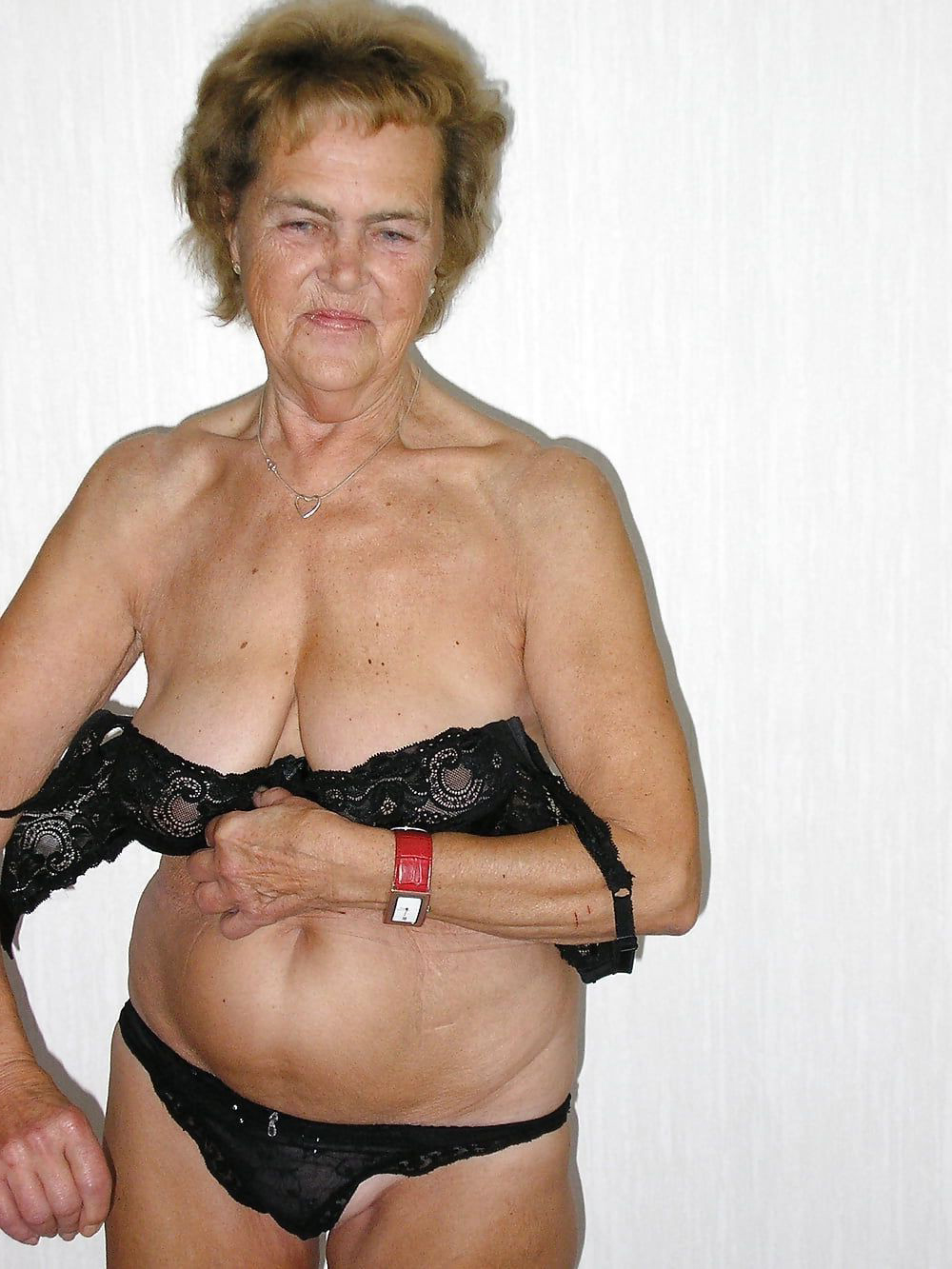 Beautiful Sexy Older Column In Underclothing Grannynudepics Com